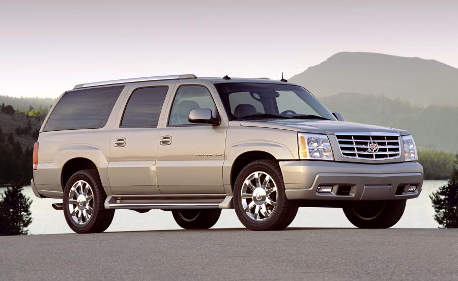  Cadillac Escalade ESV Platinum Edition 2004 года  (фото 7 из 18)